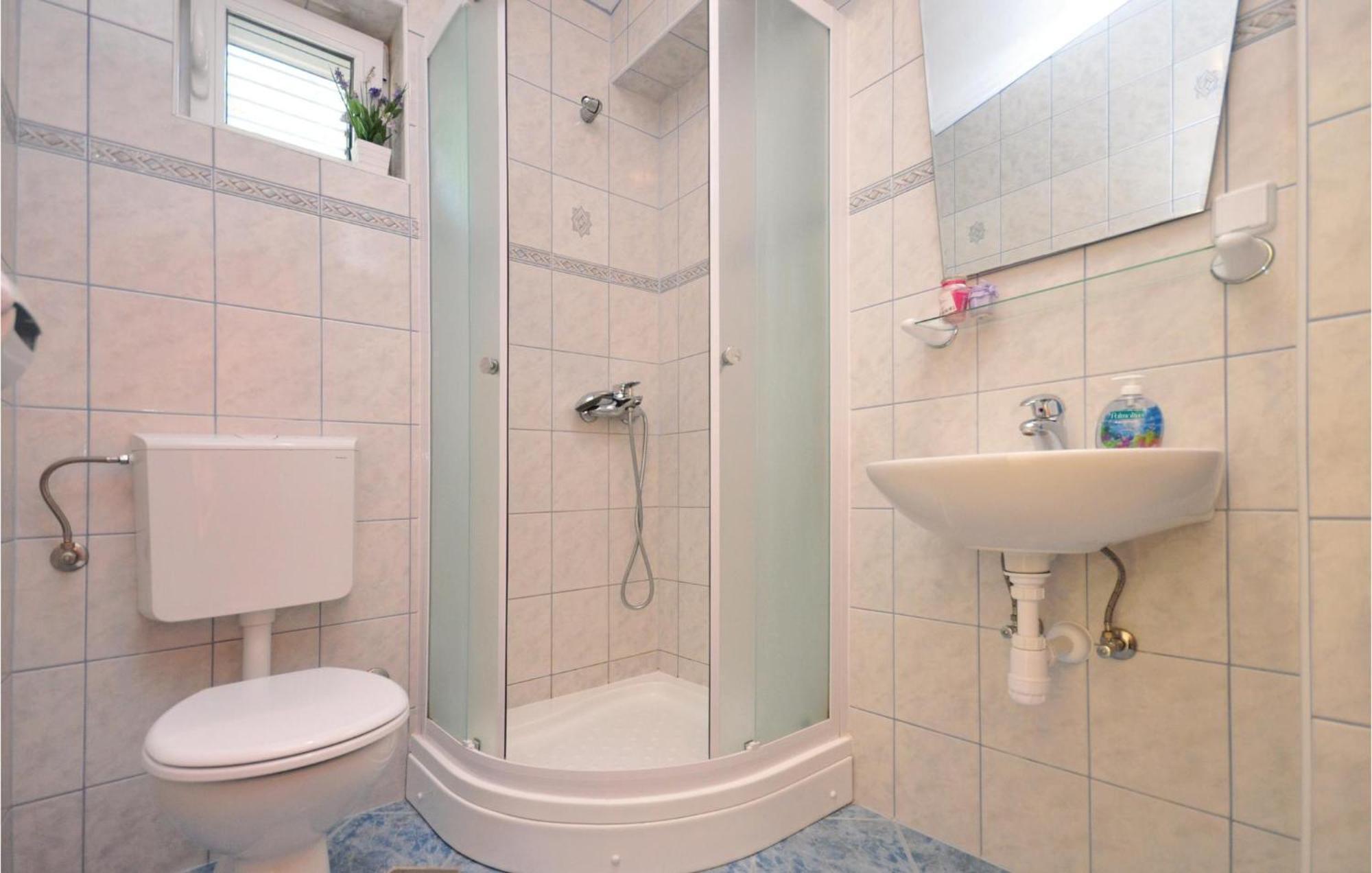 2 Bedroom Nice Apartment In Mimice Exterior foto